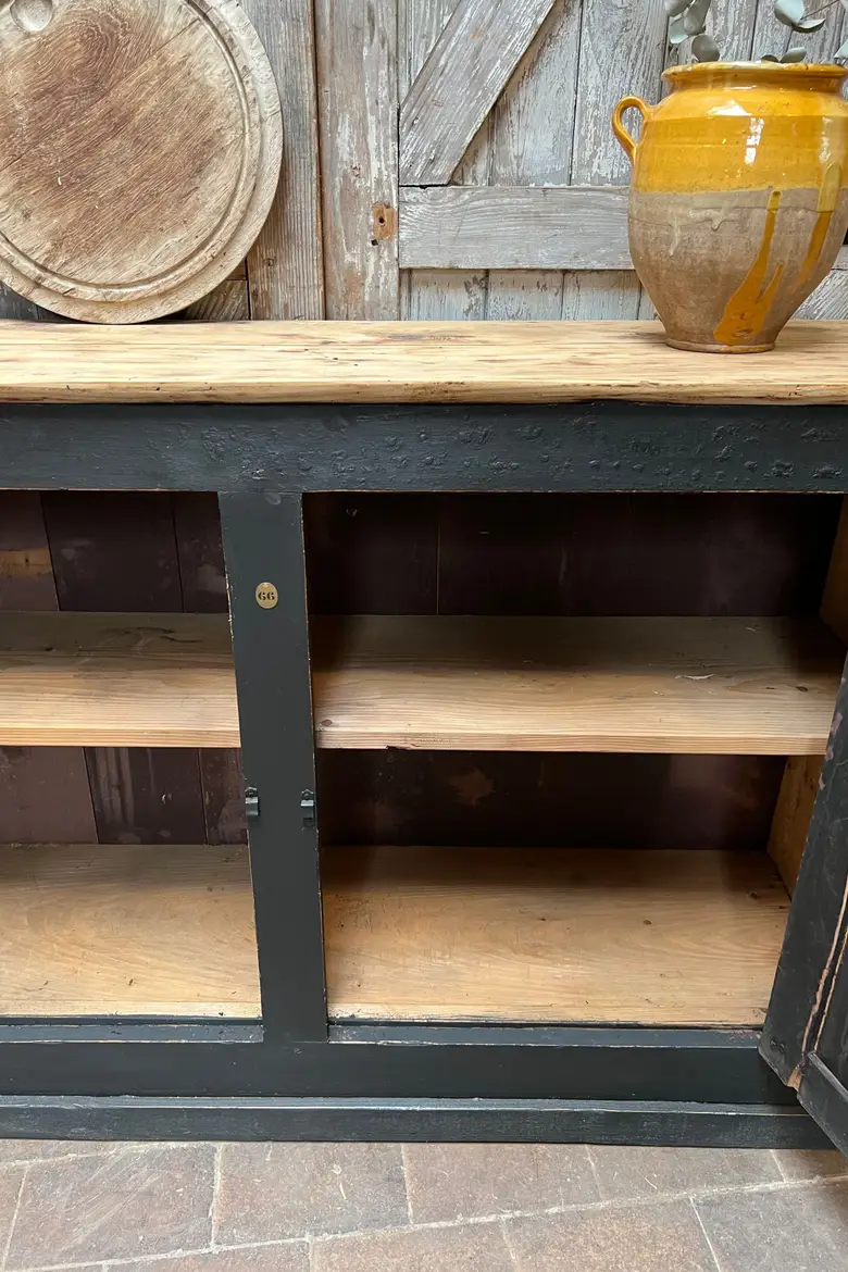 Ancien buffet en sapin Début XXème
