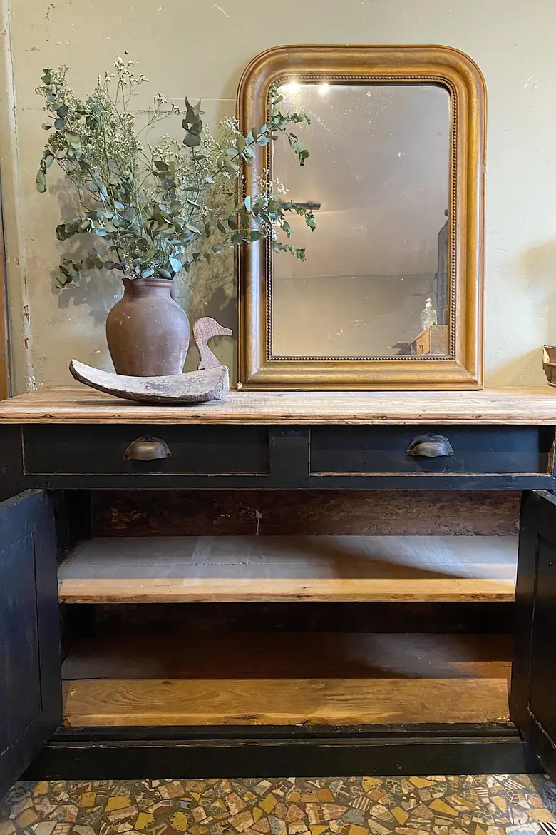 Ancien buffet en sapin Début XXème