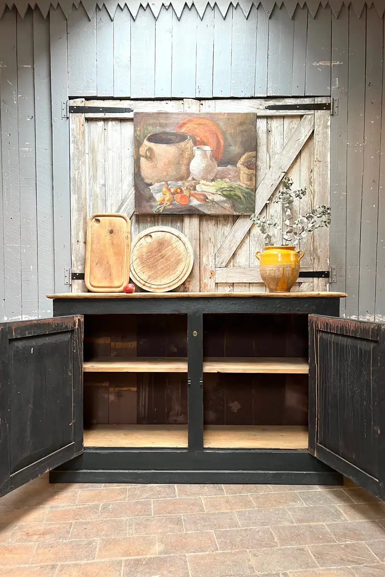 Ancien buffet en sapin Début XXème