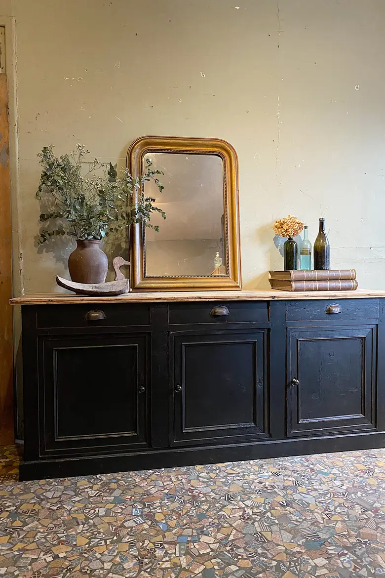Ancien buffet en sapin Début XXème