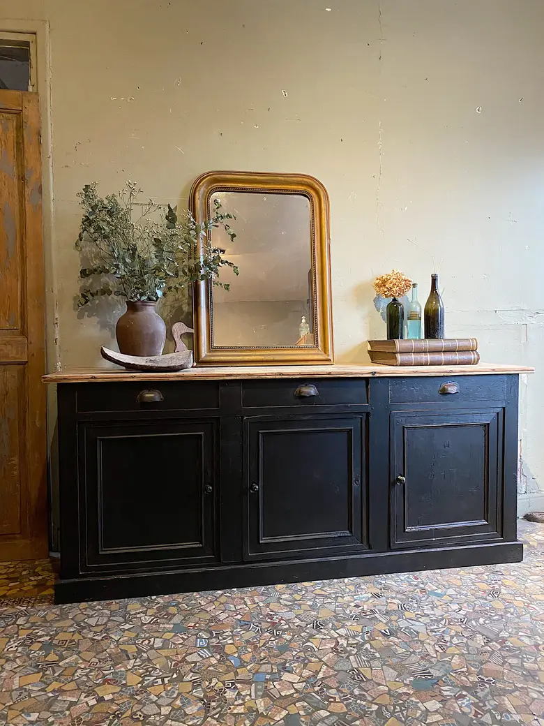 Ancien buffet en sapin Début XXème