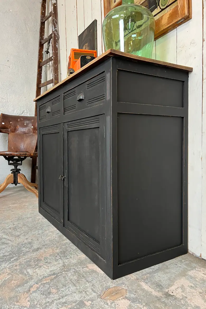 Ancien buffet en sapin