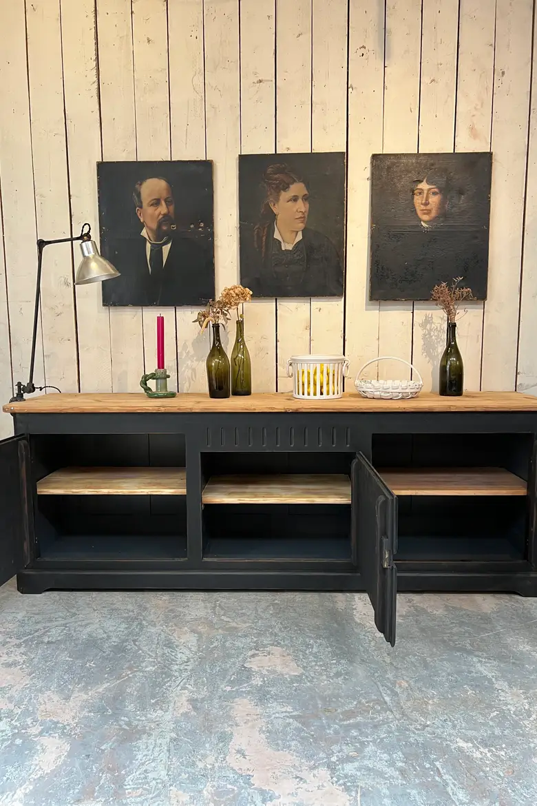Ancien buffet en sapin peint en noir 1960