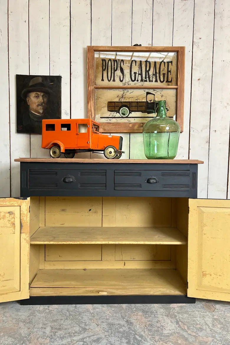 Ancien buffet en sapin