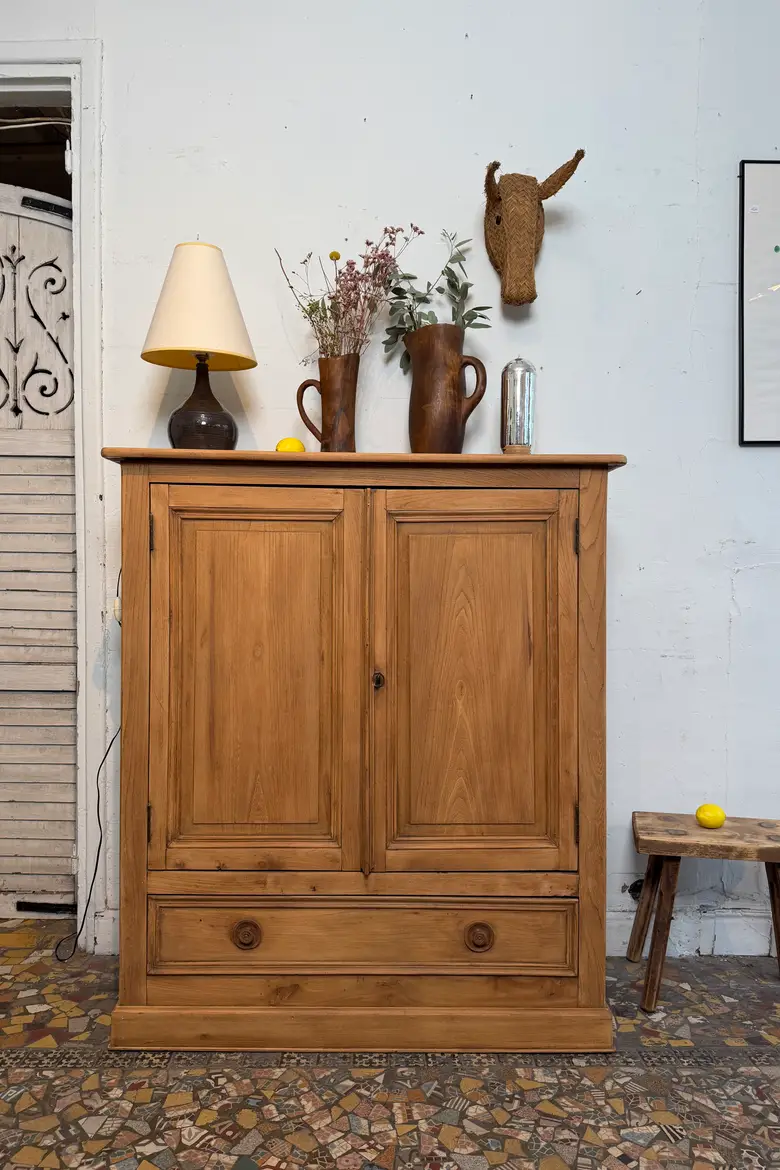 Ancien buffet parisien en orme