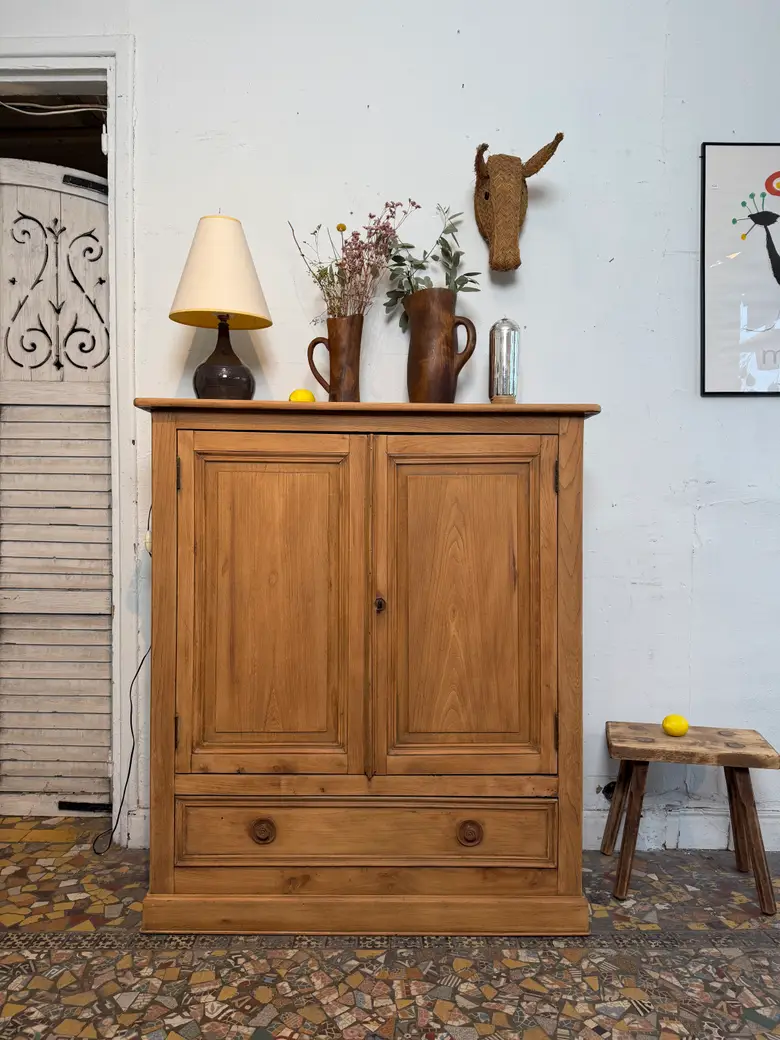 Ancien buffet parisien en orme