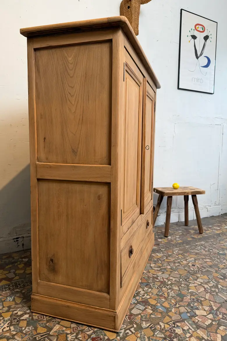 Ancien buffet parisien en orme