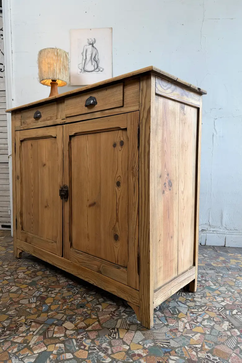 Ancien buffet parisien en sapin – début XXe