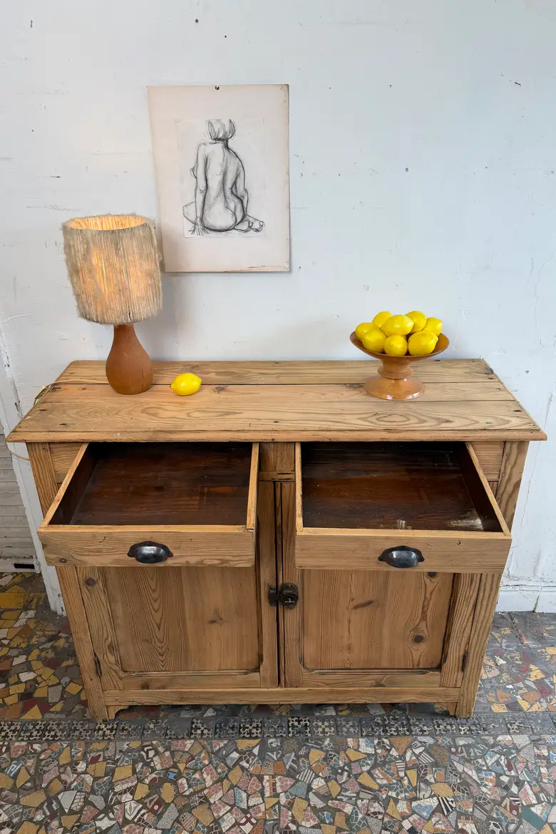 Ancien buffet parisien en sapin – début XXe