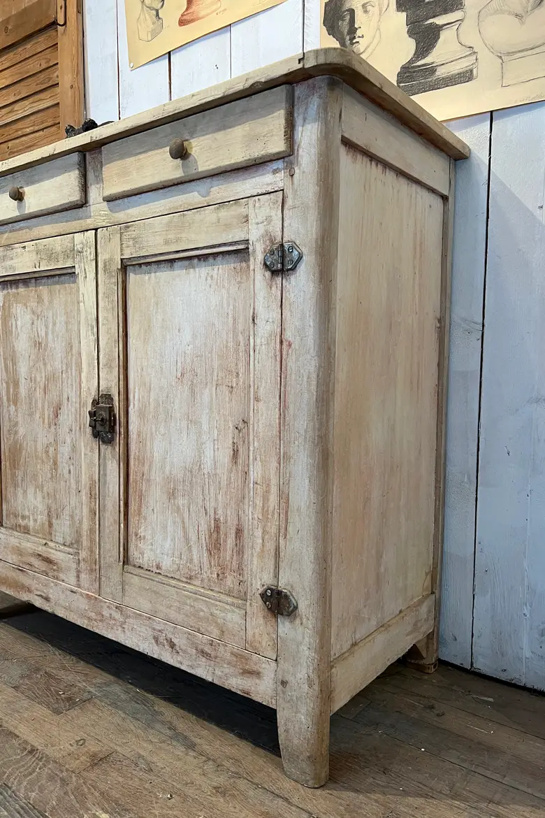 Ancien buffet patiné Début XXème