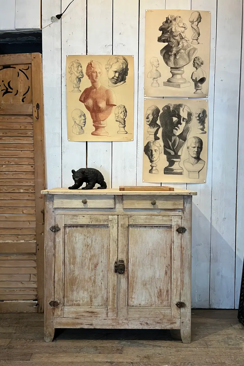 Ancien buffet patiné Début XXème
