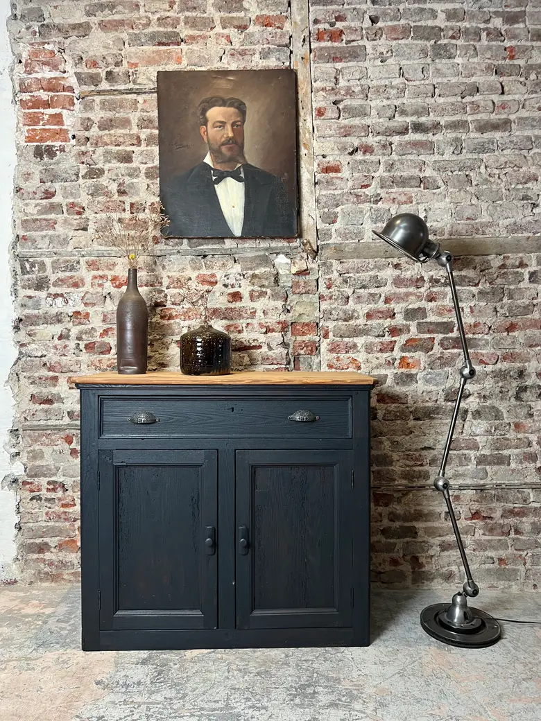 Ancien buffet peint