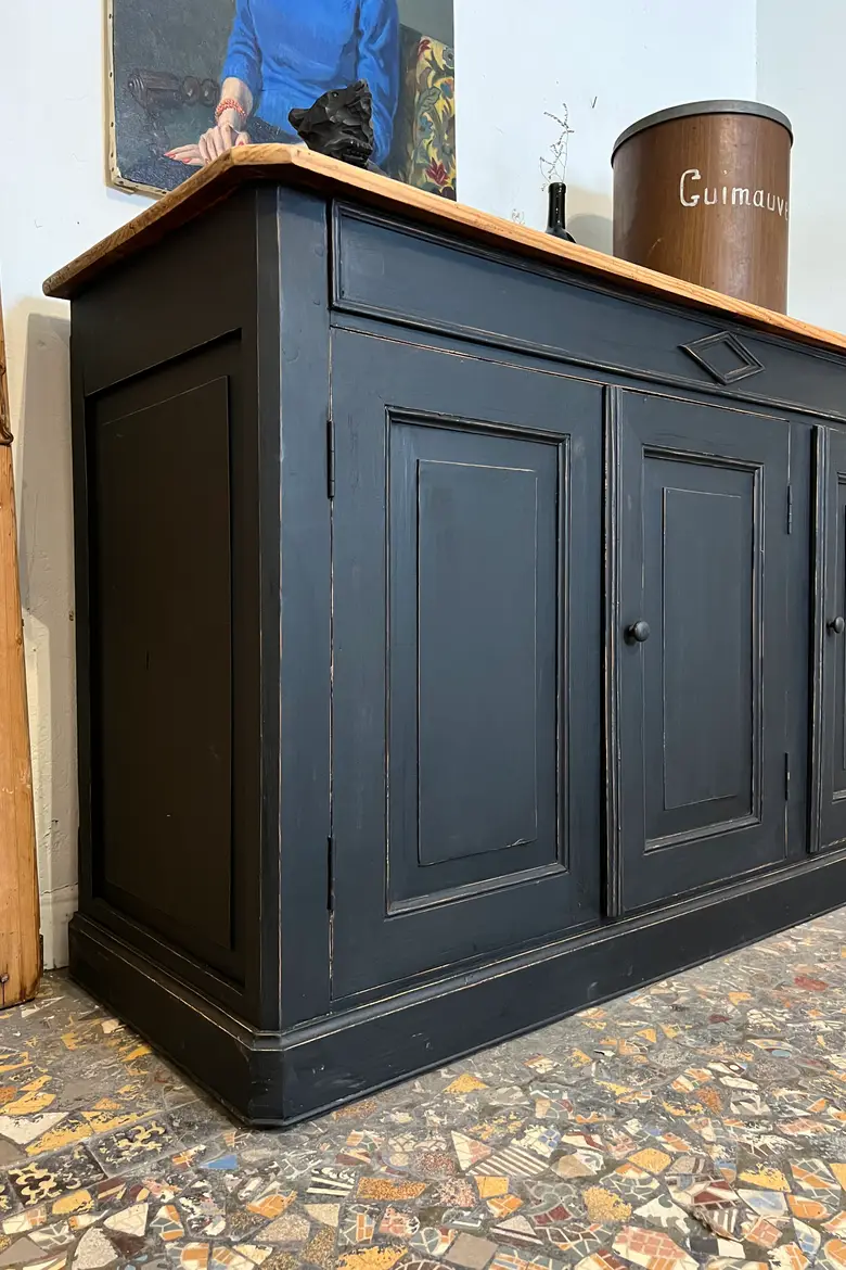 Ancien buffet peint en noir Début XXème
