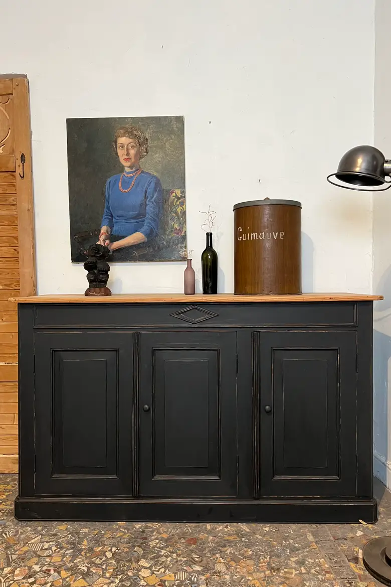 Ancien buffet peint en noir Début XXème