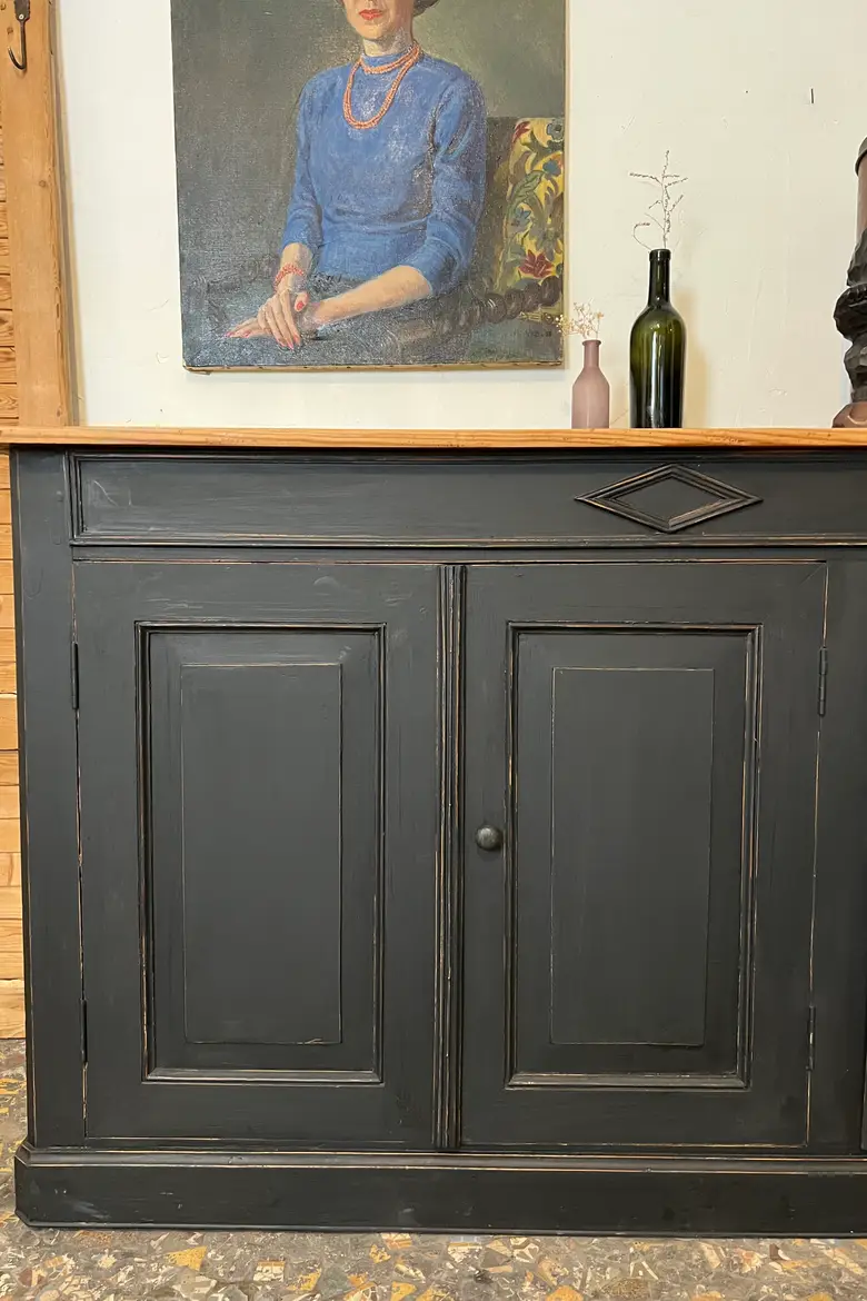 Ancien buffet peint en noir Début XXème