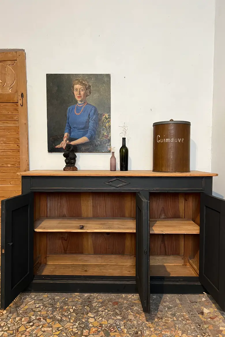 Ancien buffet peint en noir Début XXème