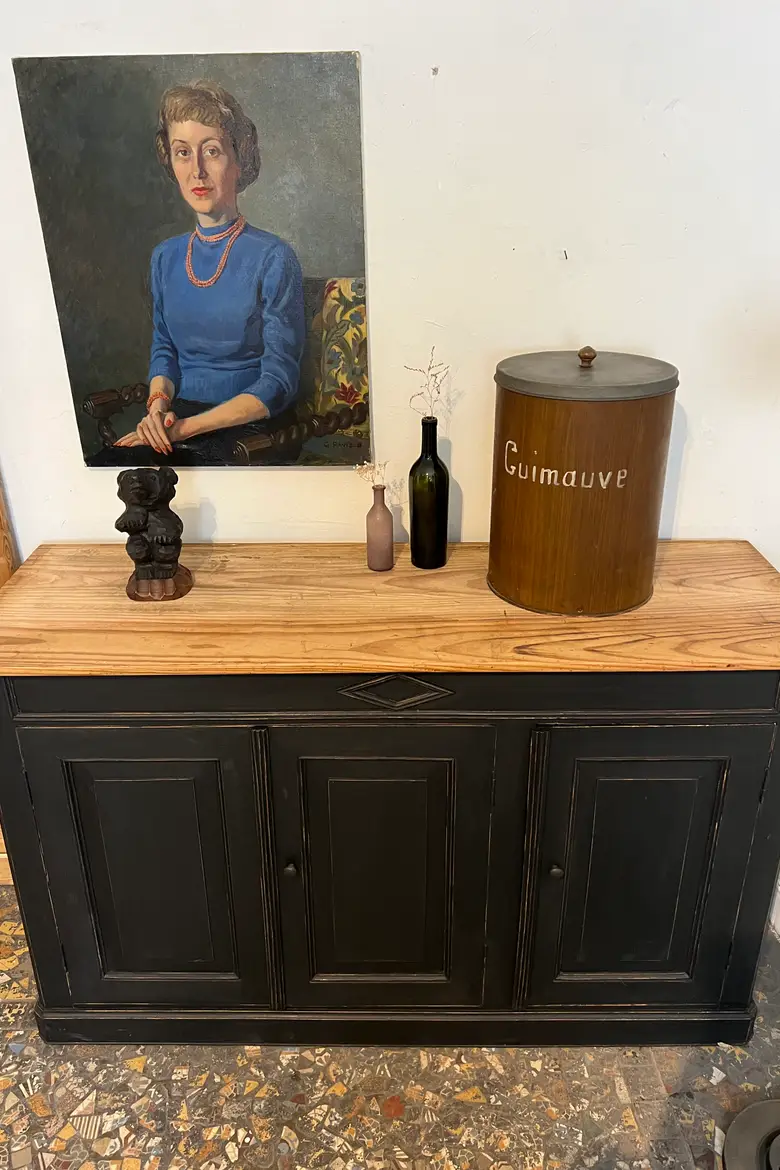 Ancien buffet peint en noir Début XXème