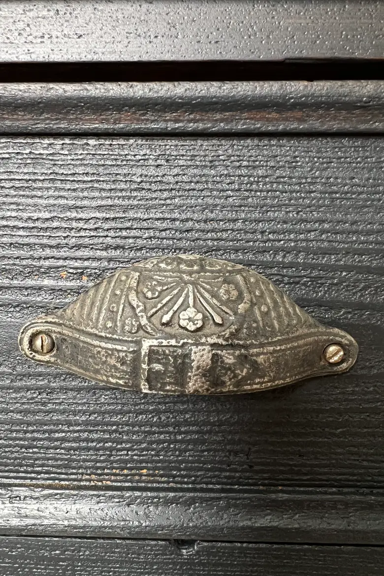 Ancien buffet peint