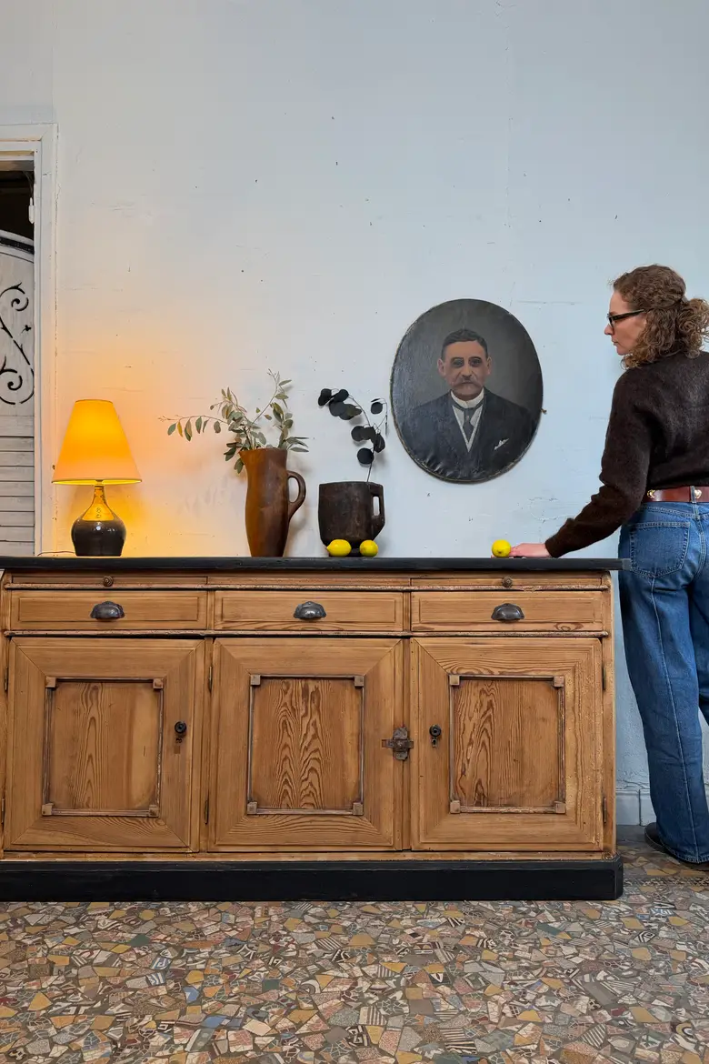 Ancien buffet rustique en sapin – XIXe siècle