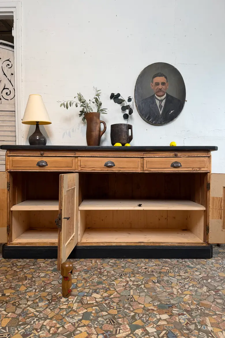 Ancien buffet rustique en sapin – XIXe siècle