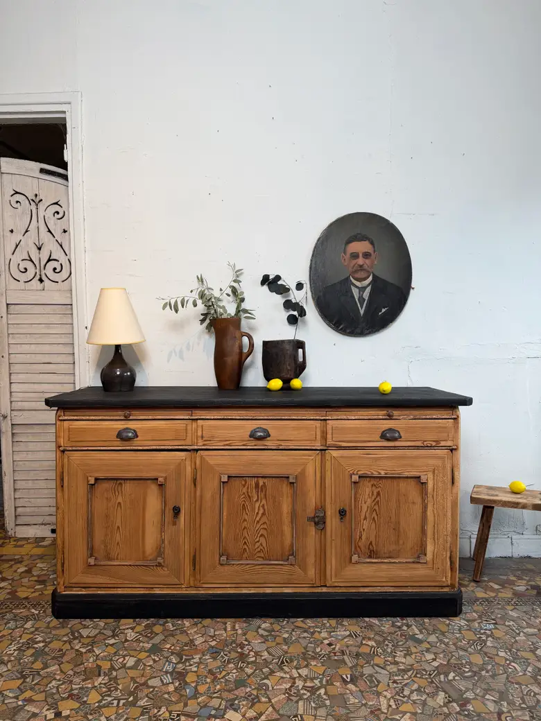 Ancien buffet rustique en sapin – XIXe siècle