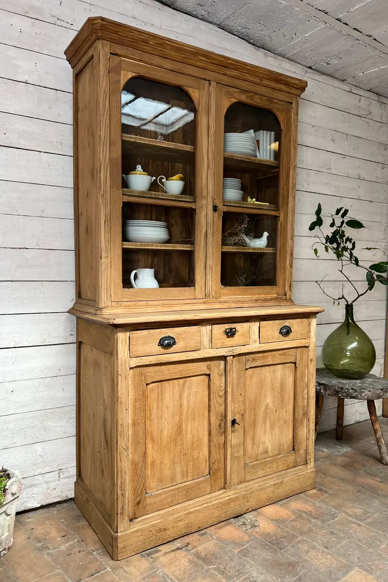 Ancien buffet vaisselier en orme Début XXème