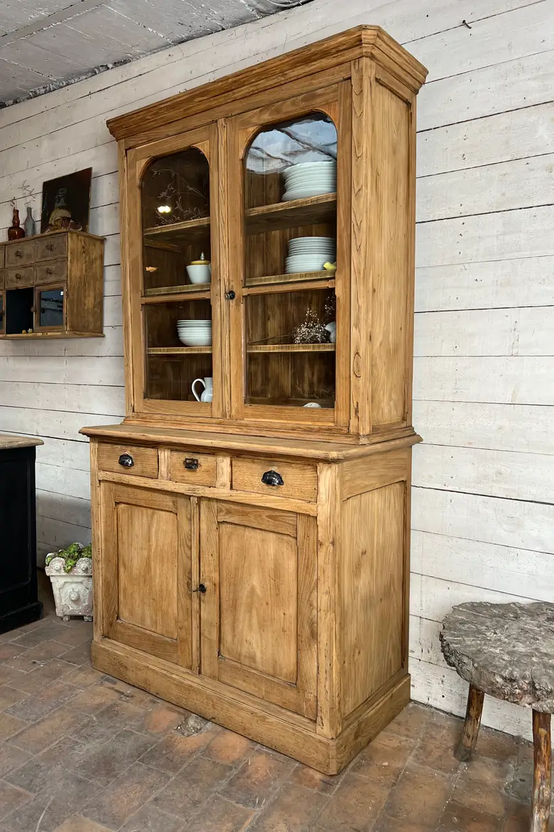 Ancien buffet vaisselier en orme Début XXème