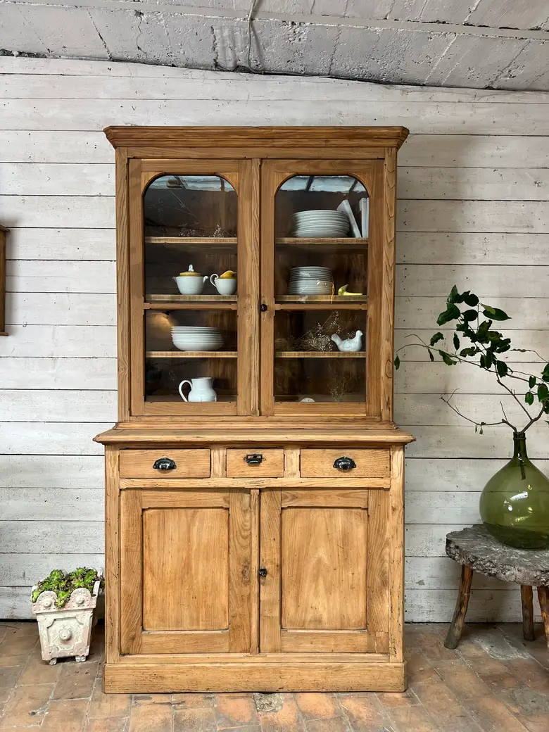 Ancien buffet vaisselier en orme Début XXème