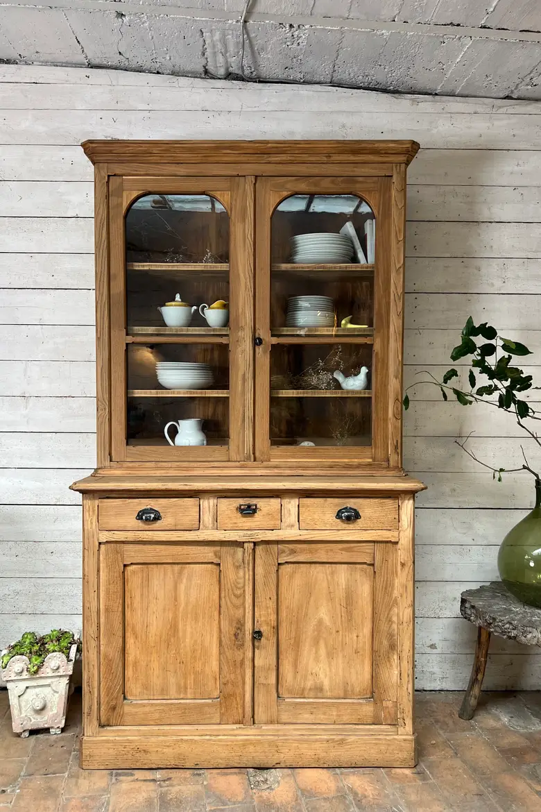 Ancien buffet vaisselier en orme Début XXème