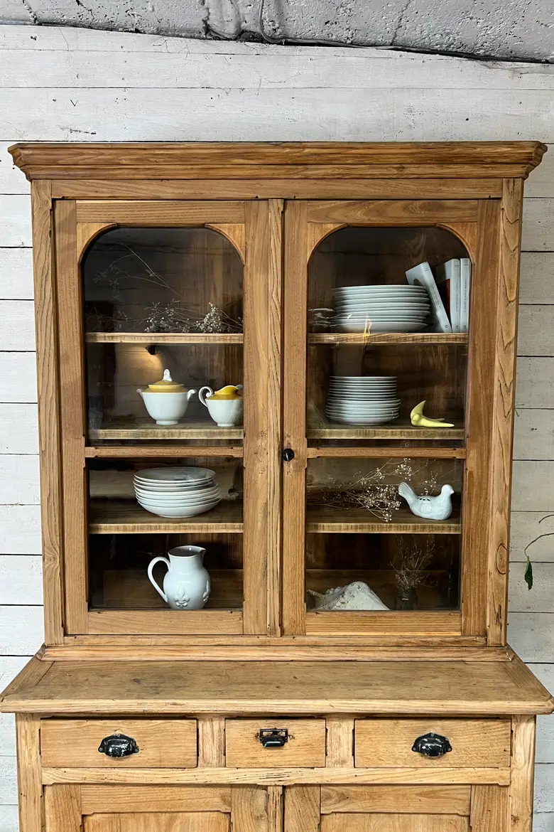Ancien buffet vaisselier en orme Début XXème