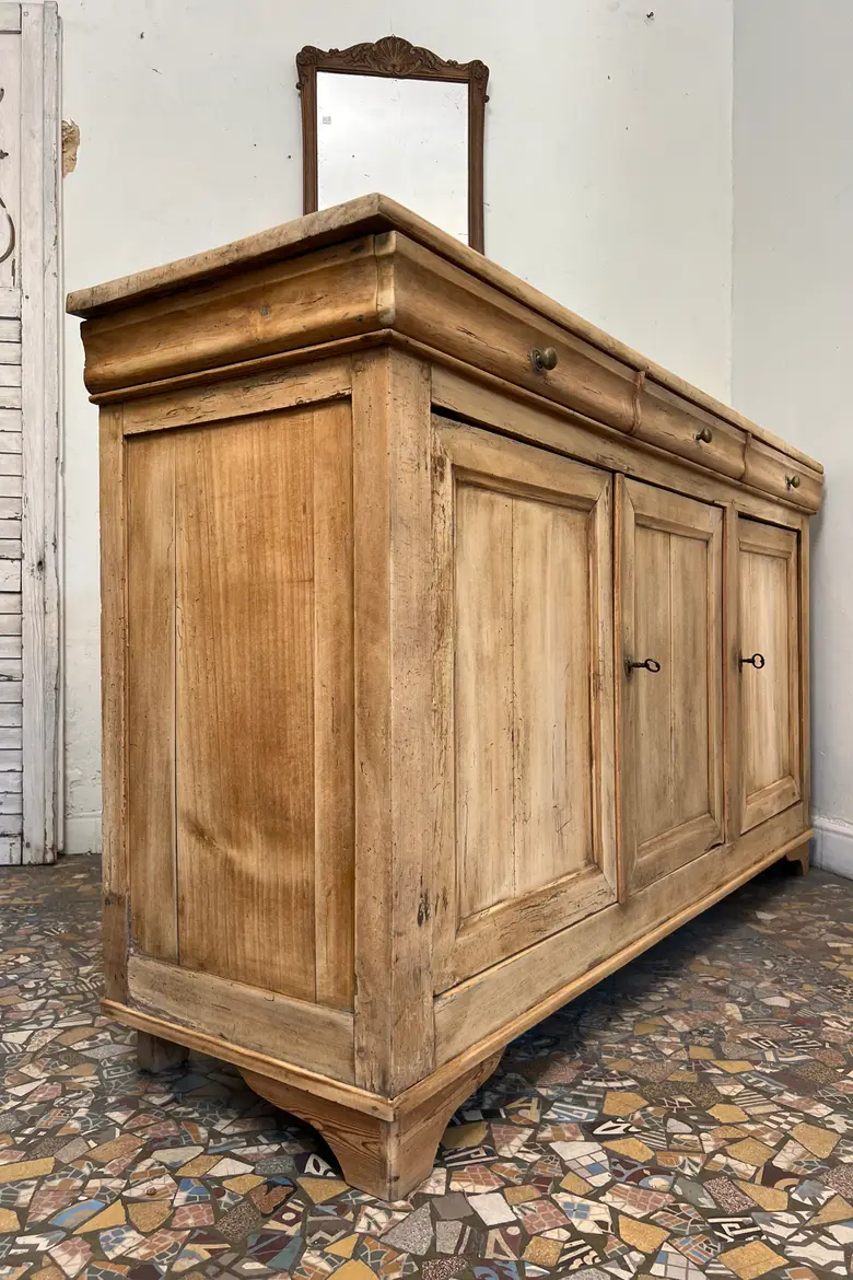 Ancien buffet XIXe en tilleul