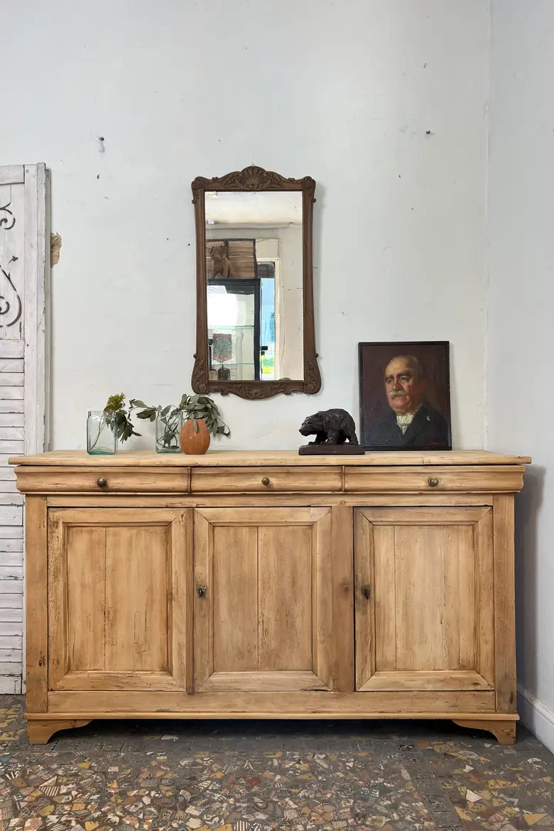 Ancien buffet XIXe en tilleul