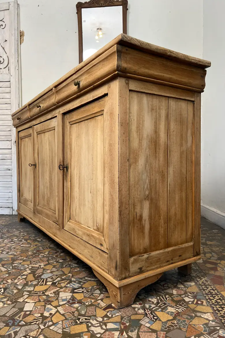 Ancien buffet XIXe en tilleul