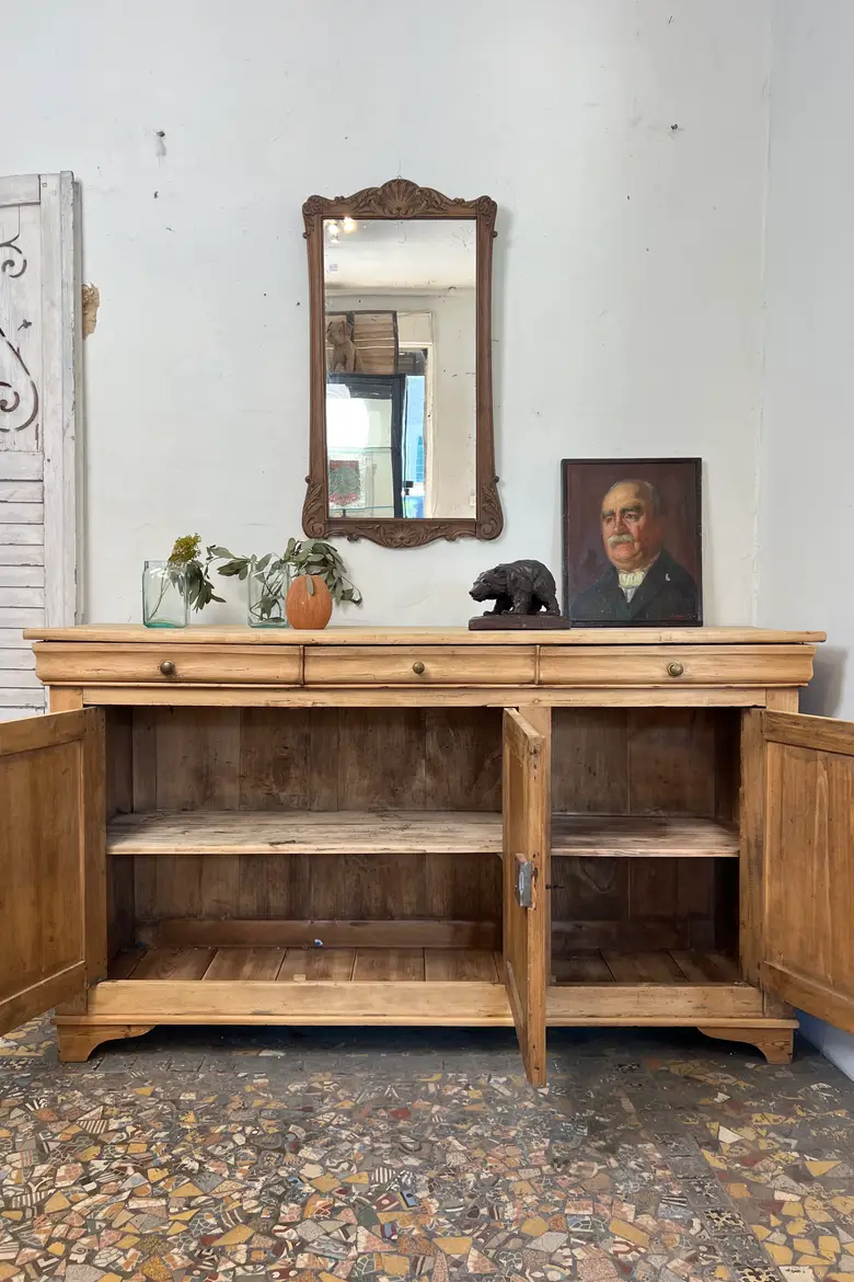 Ancien buffet XIXe en tilleul