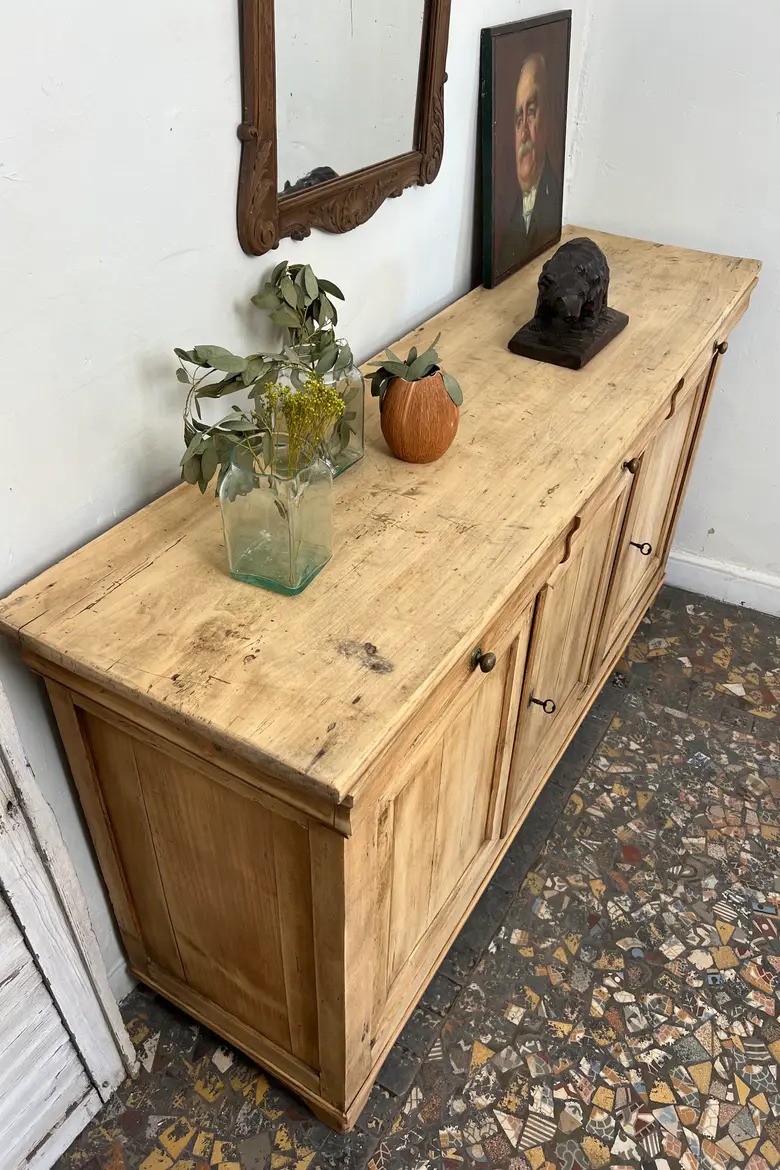 Ancien buffet XIXe en tilleul