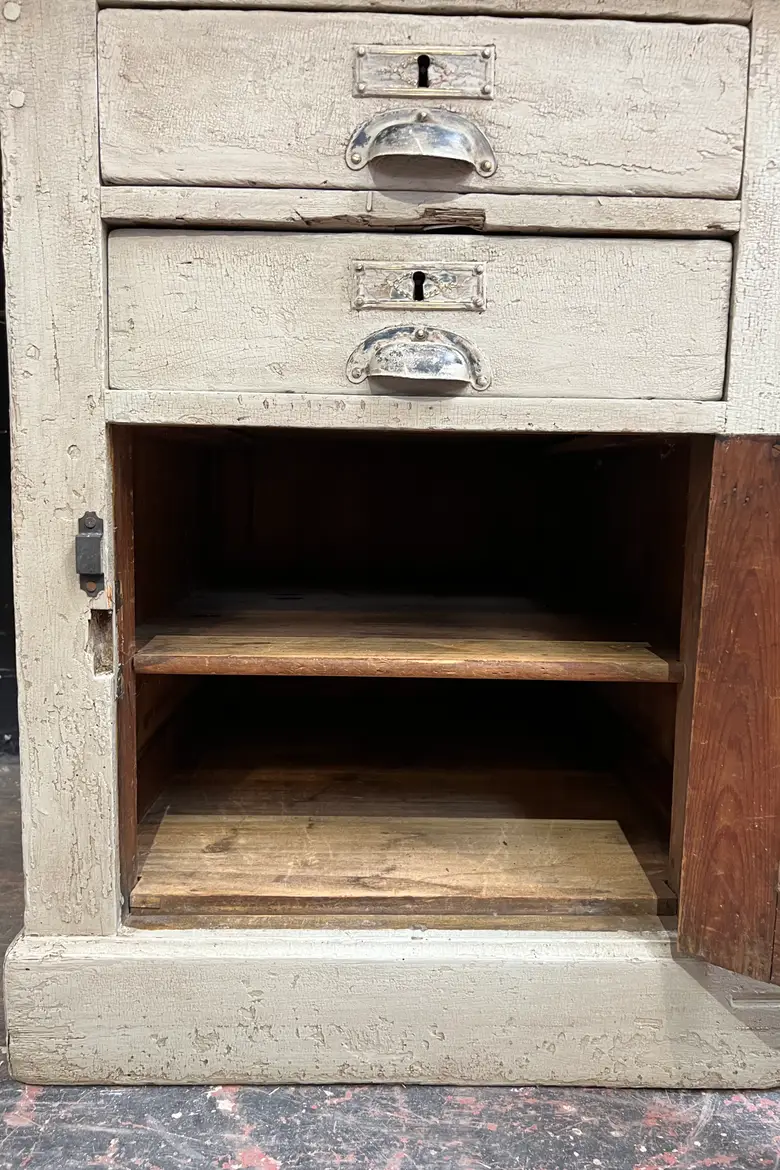 Ancien bureau d’atelier Début XXème peint en vert
