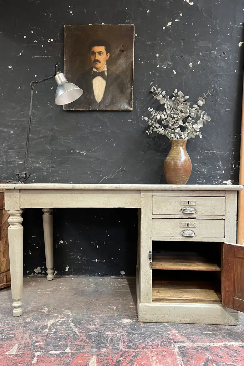 Ancien bureau d’atelier Début XXème peint en vert