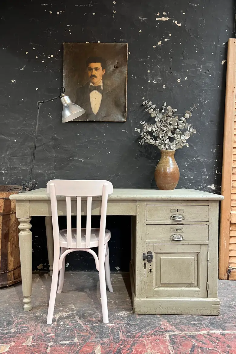 Ancien bureau d’atelier Début XXème peint en vert