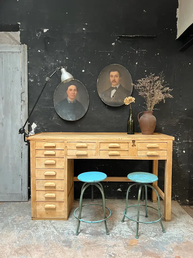 Ancien bureau de cordonnier début 20e