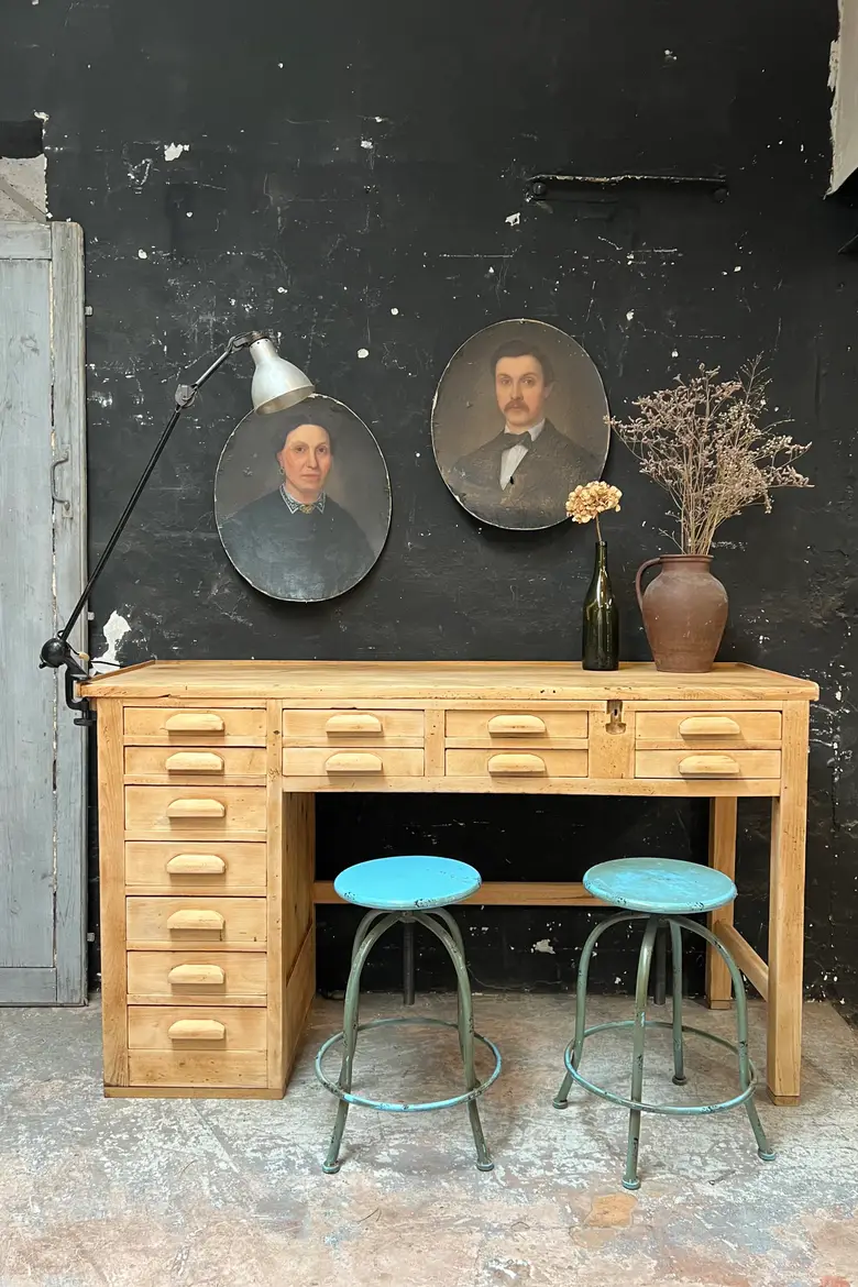 Ancien bureau de cordonnier début 20e