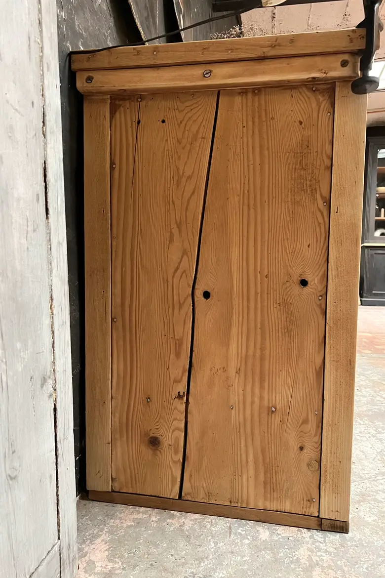 Ancien bureau de cordonnier début 20e