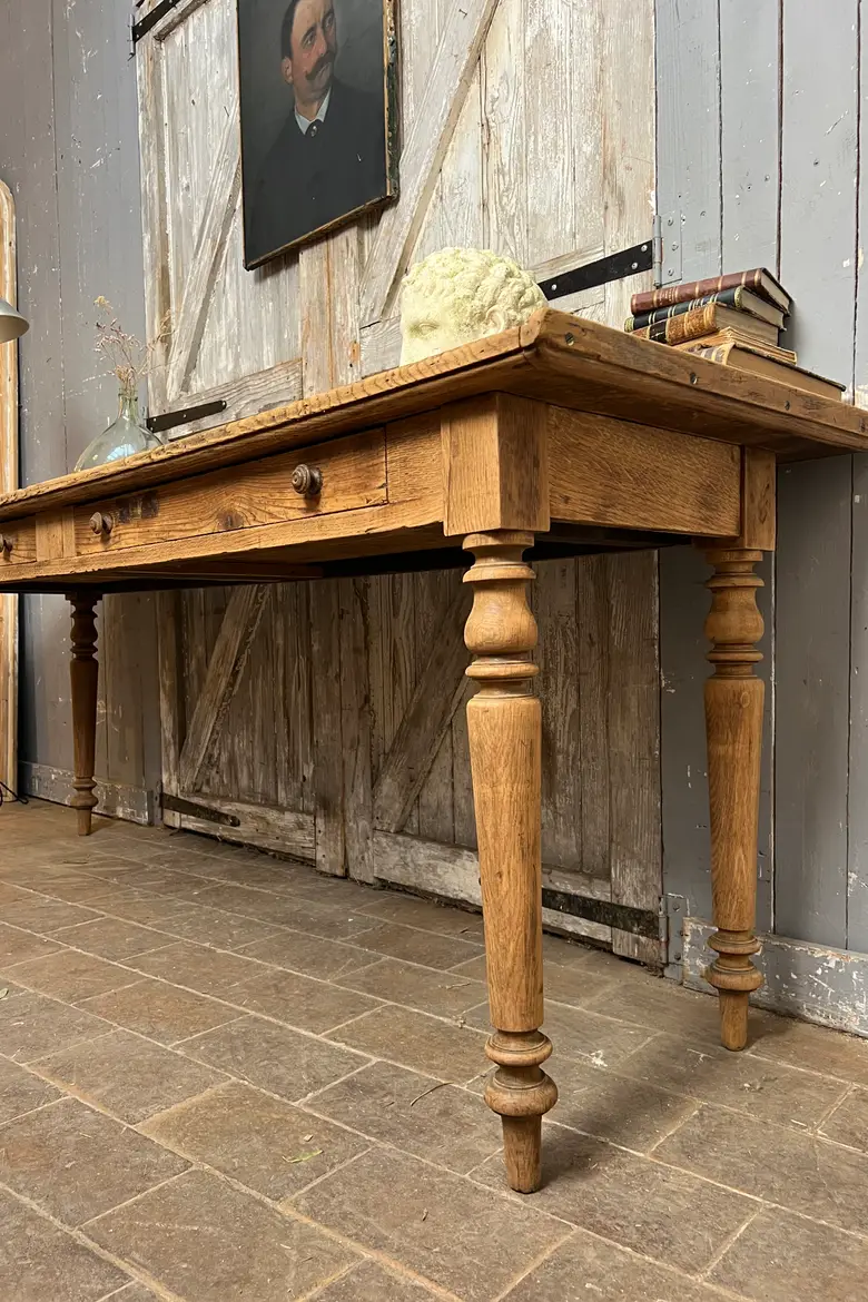 Ancien bureau de tapissier en chêne