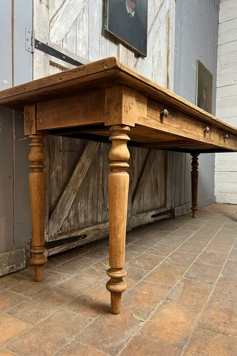 Ancien bureau de tapissier en chêne