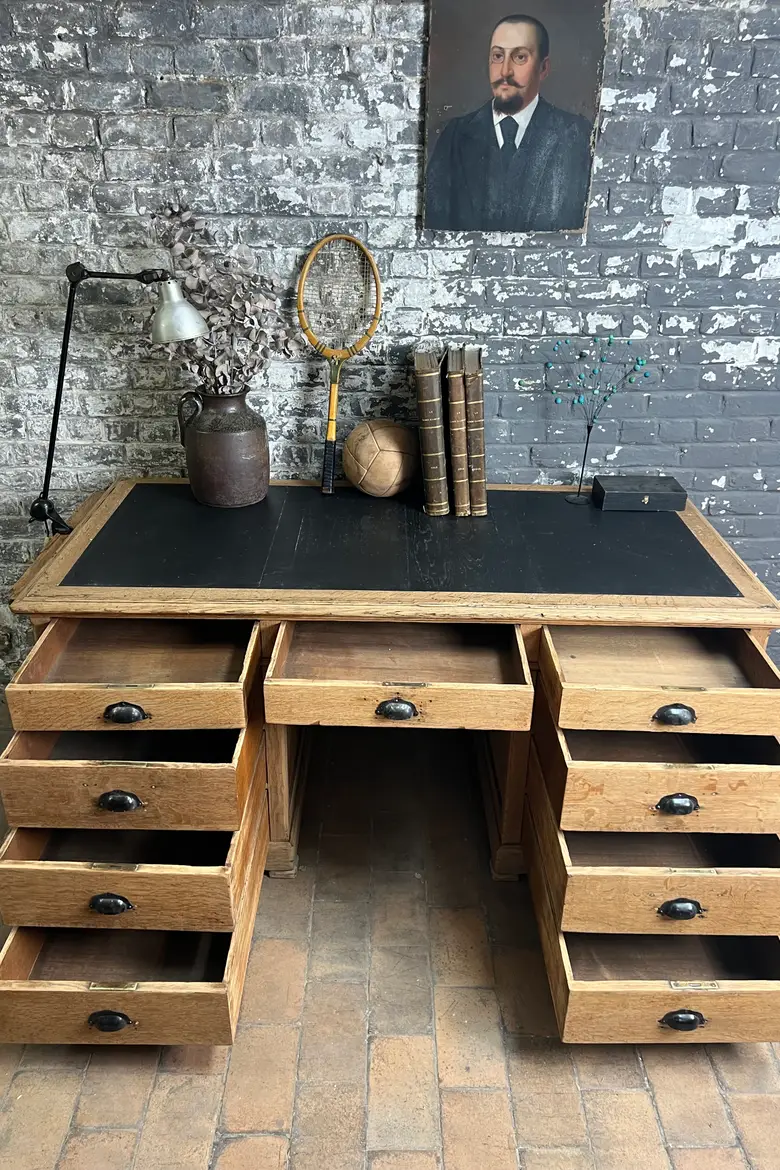 Ancien bureau en chêne