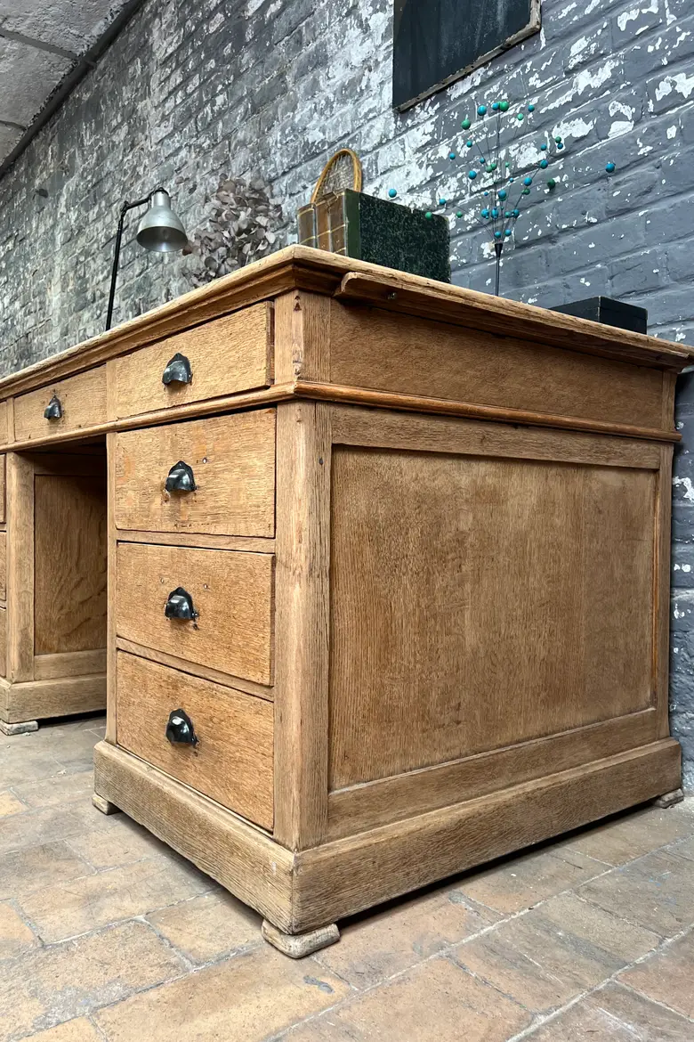 Ancien bureau en chêne