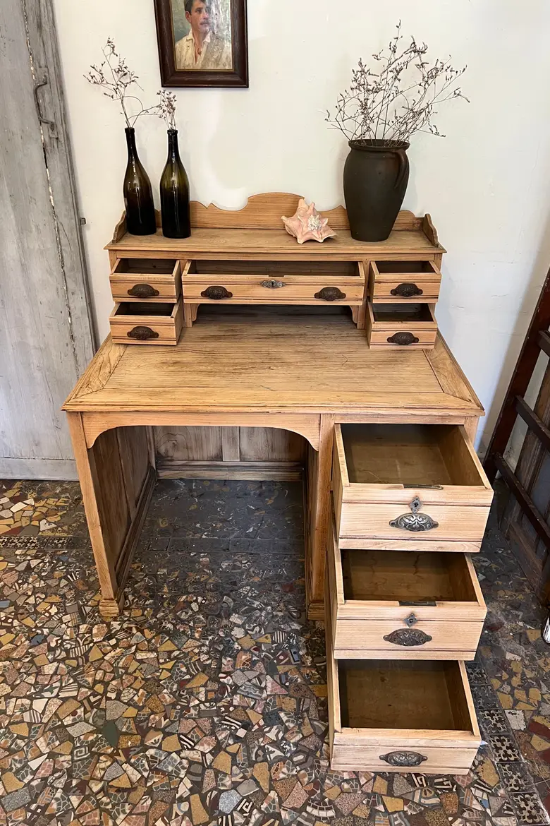 Ancien bureau en chêne  Début XXème