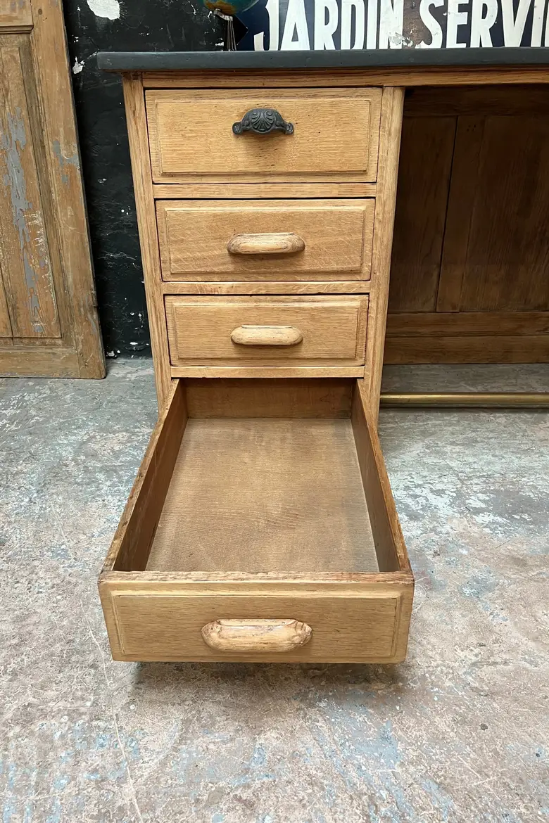 Ancien bureau en chêne  Début XXème