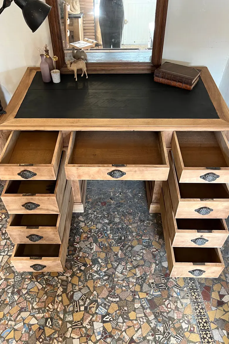 Ancien bureau en noyer Début XXème