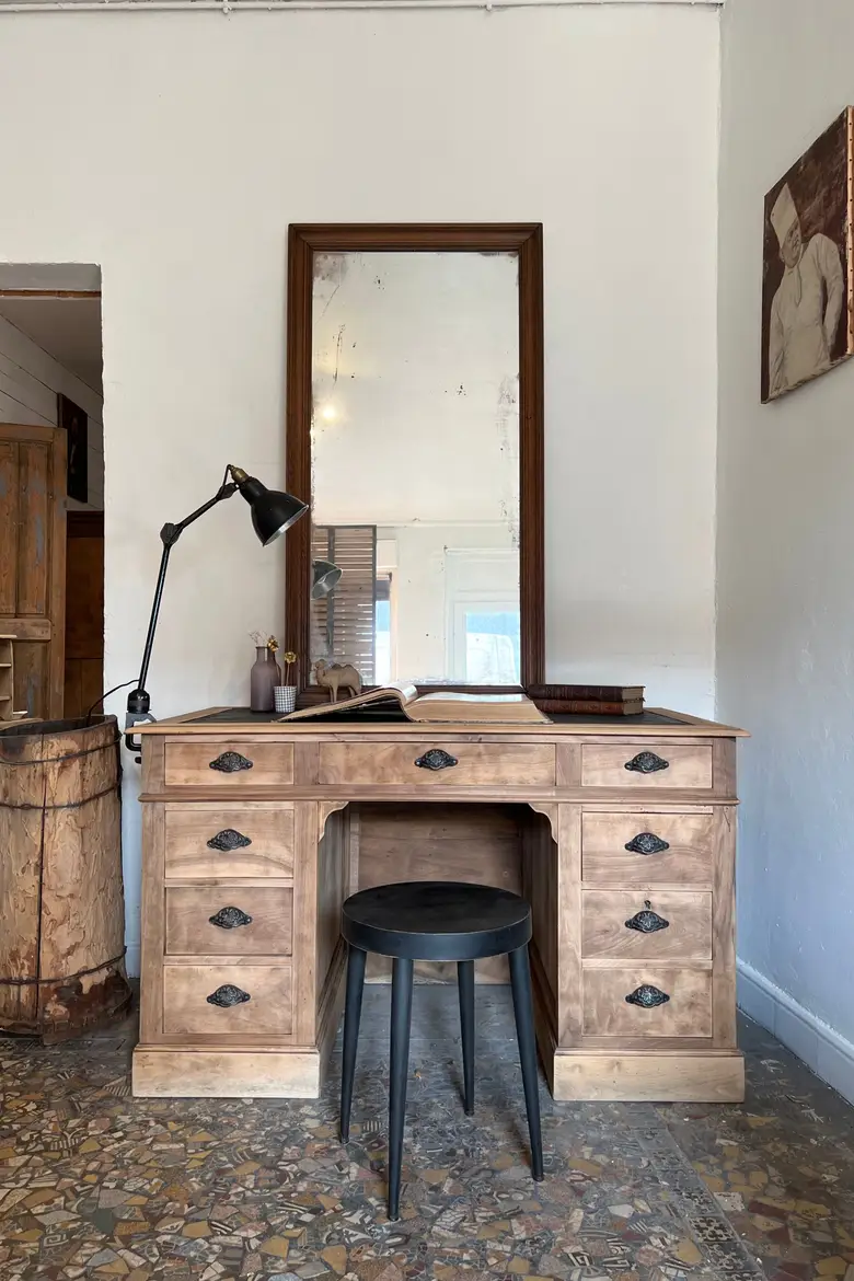 Ancien bureau en noyer Début XXème