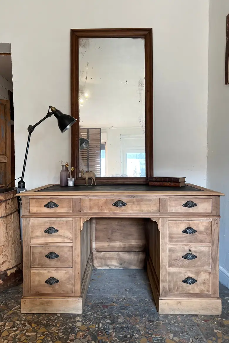 Ancien bureau en noyer Début XXème